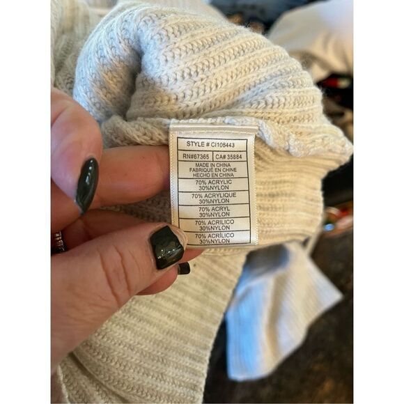 Cupcakes and Cashmere Chavi Light Gray Wrap Around Sweater sz PM EUC - Picture 7 of 7